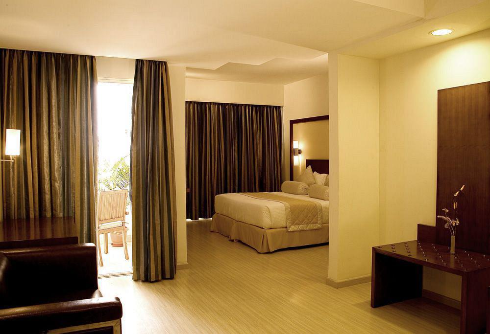 Hotel Evoma Bangalore Exterior foto